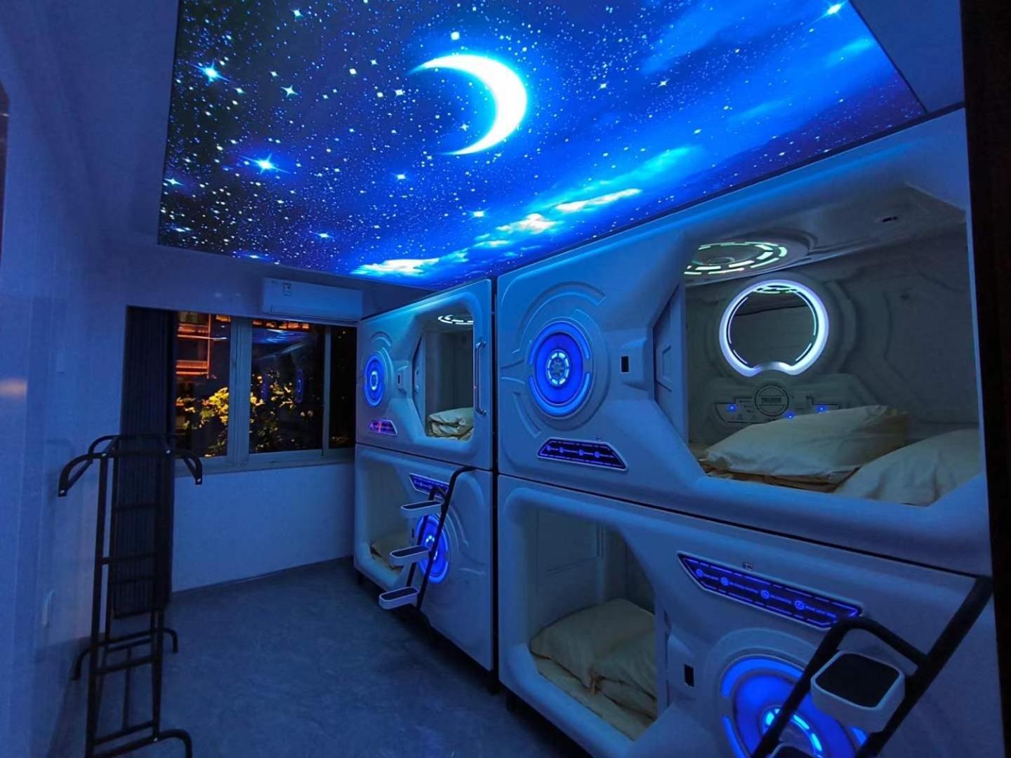 Air Hostel Capsules Airport Gavà Esterno foto